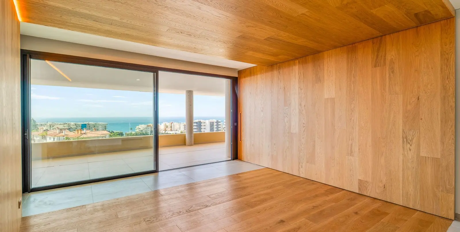 Sale of middle floor apartment in Fuengirola 13