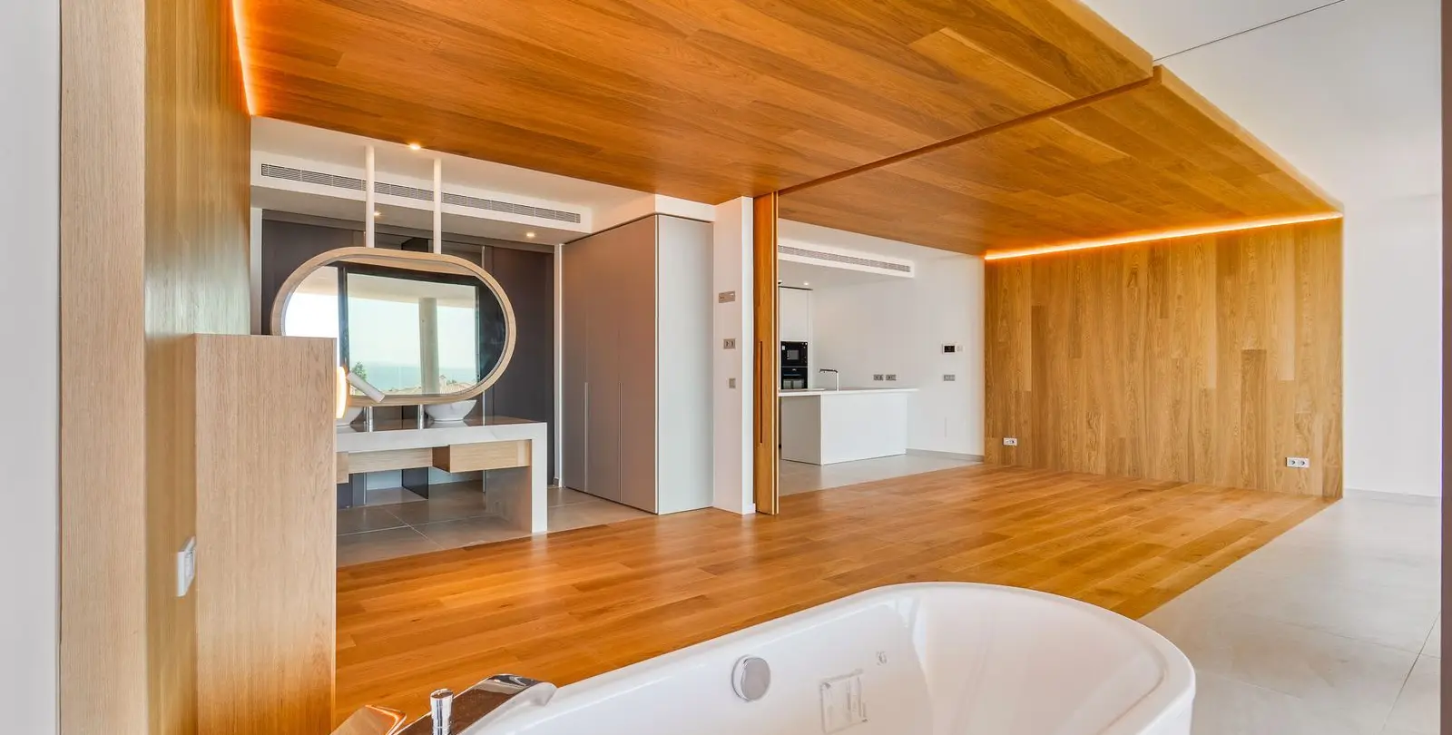 Sale of middle floor apartment in Fuengirola 21