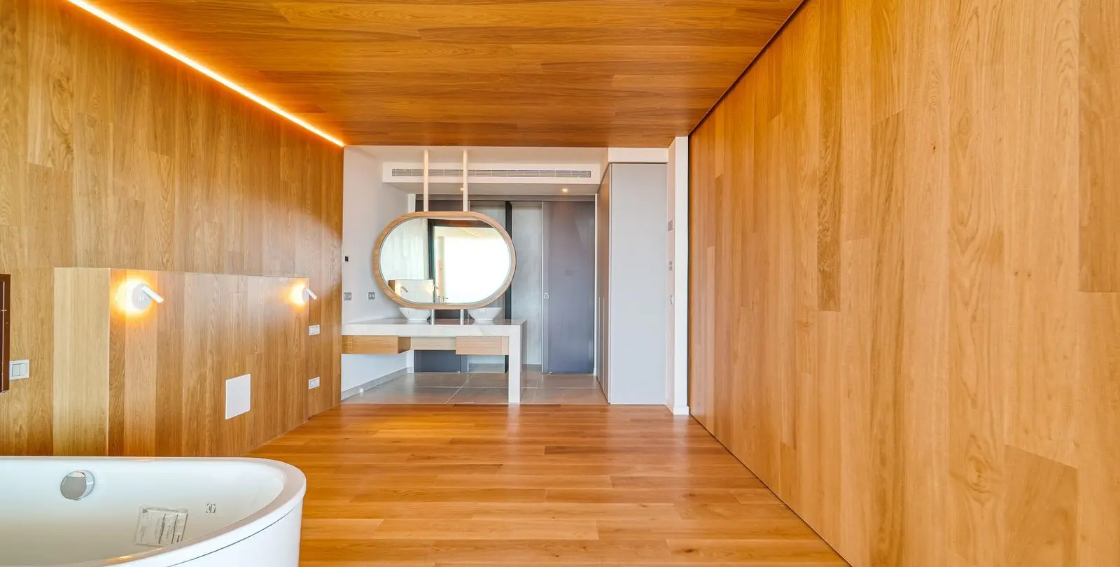 Sale of middle floor apartment in Fuengirola 24