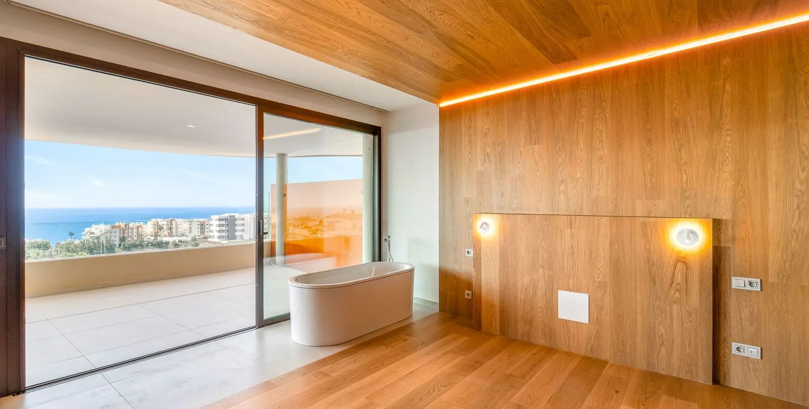 Sale of middle floor apartment in Fuengirola 27