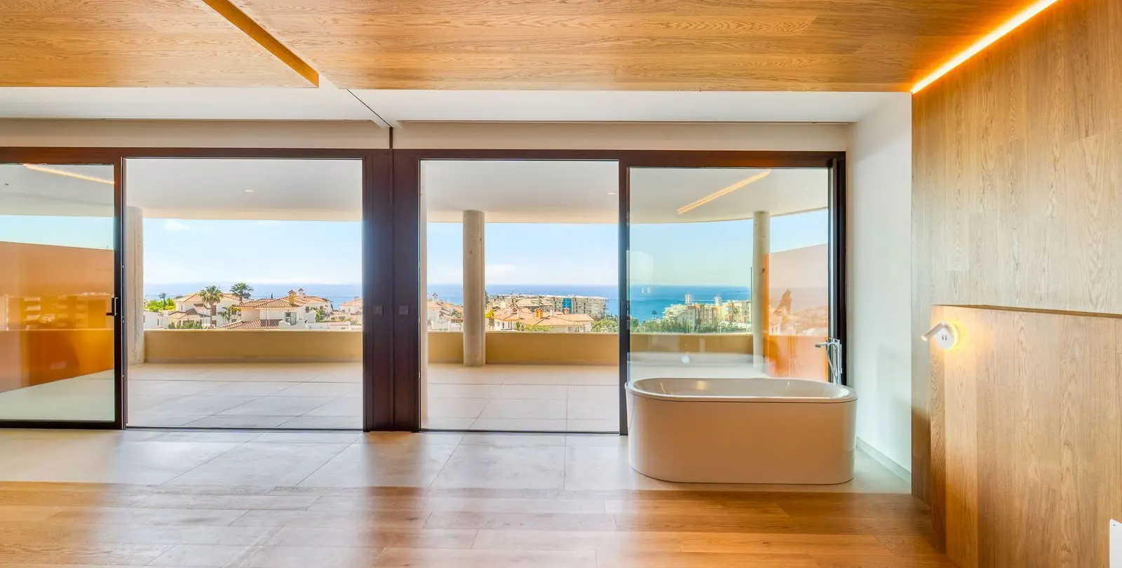 Sale of middle floor apartment in Fuengirola 28