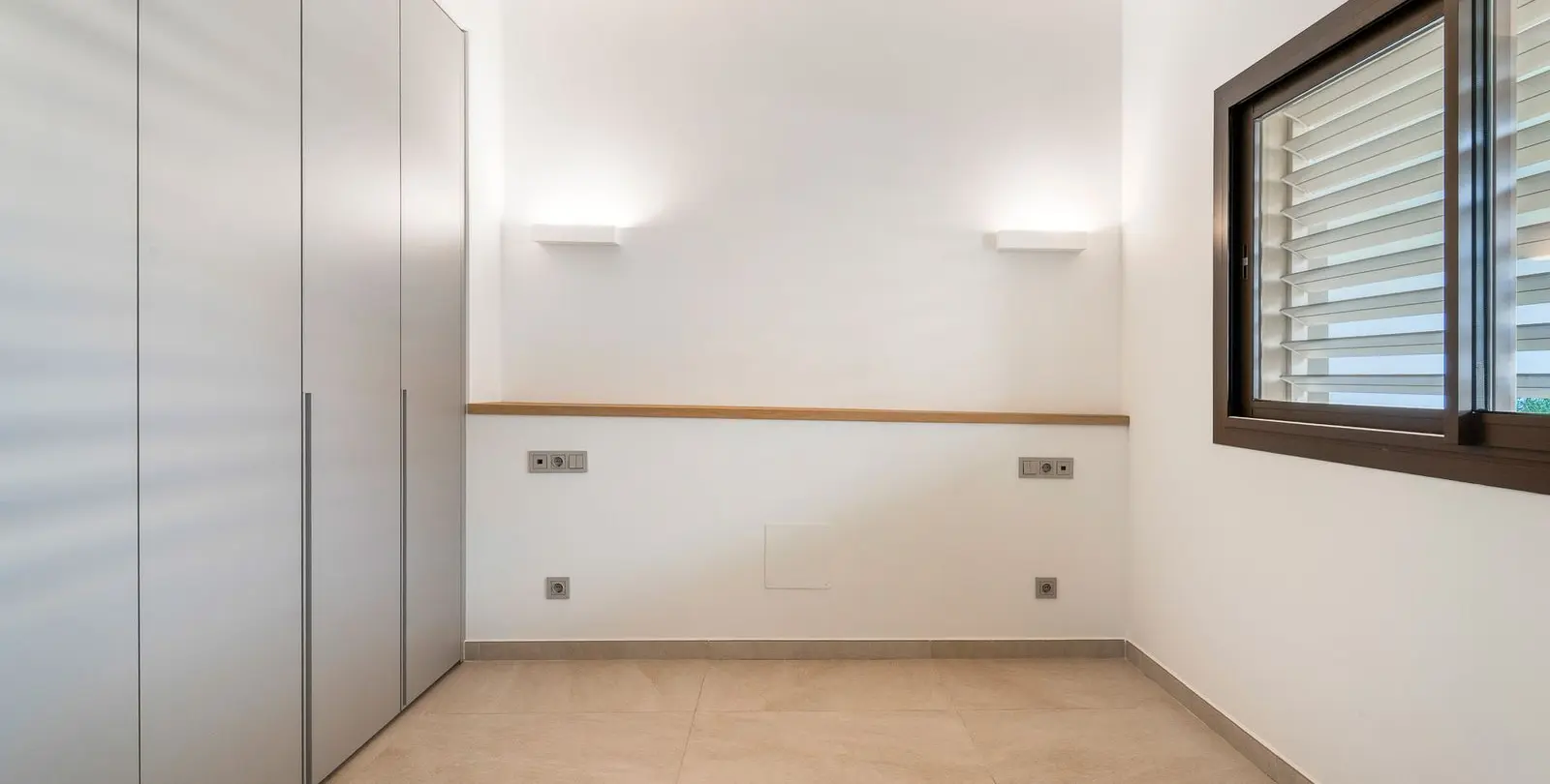 Sale of middle floor apartment in Fuengirola 35