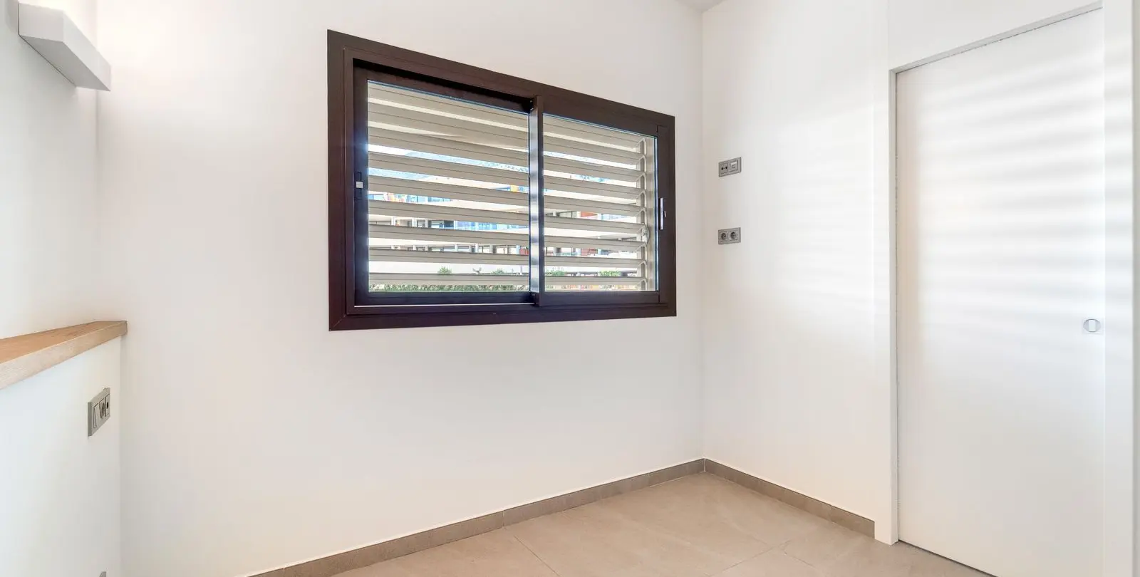 Sale of middle floor apartment in Fuengirola 36