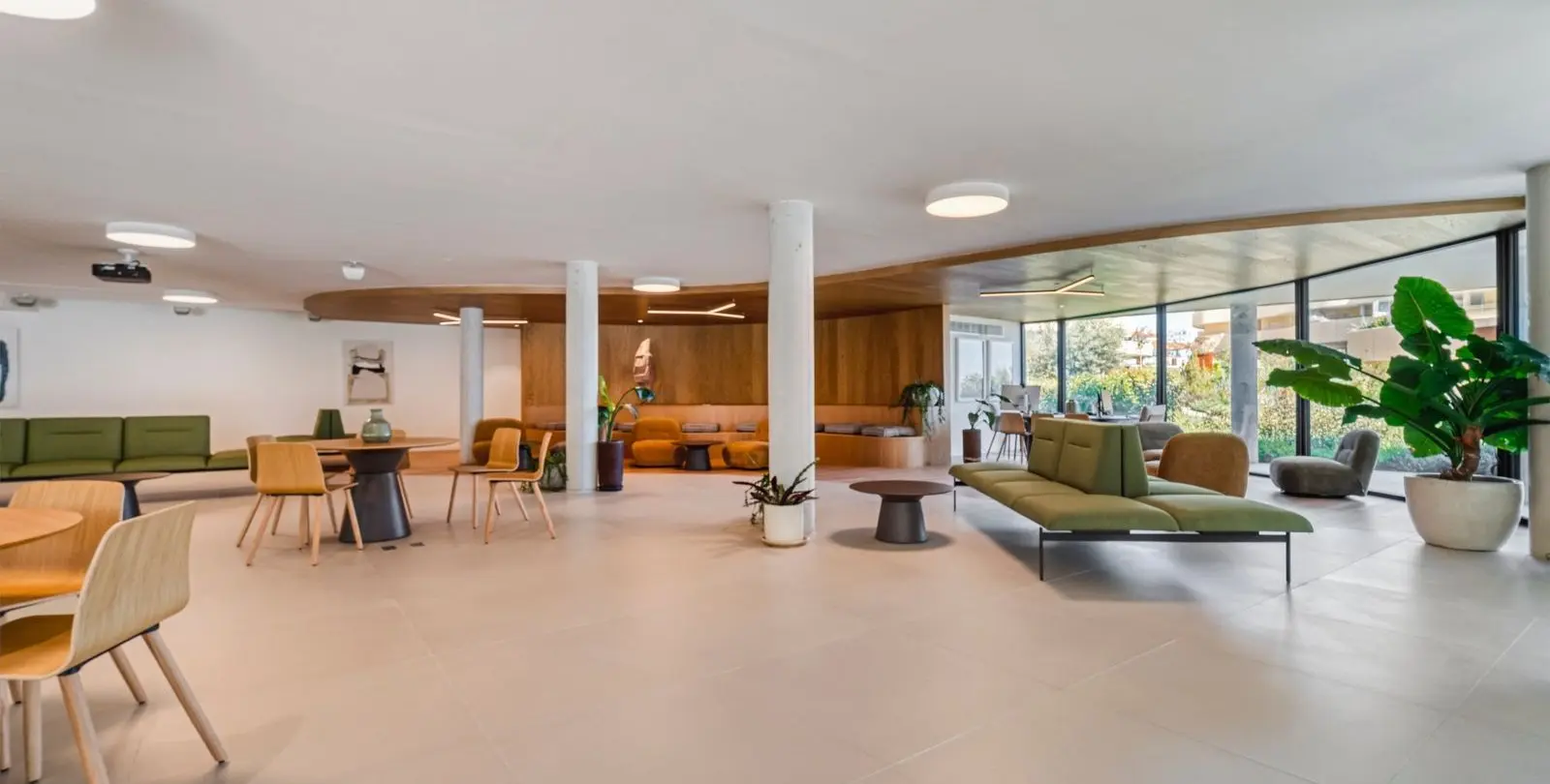 Sale of middle floor apartment in Fuengirola 44