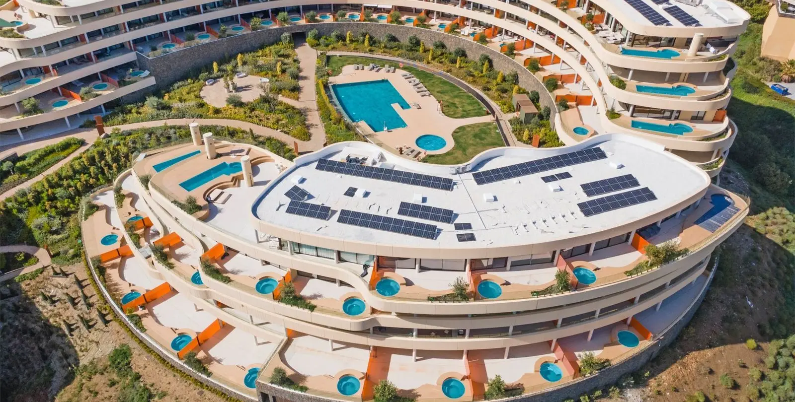 Sale of middle floor apartment in Fuengirola 49
