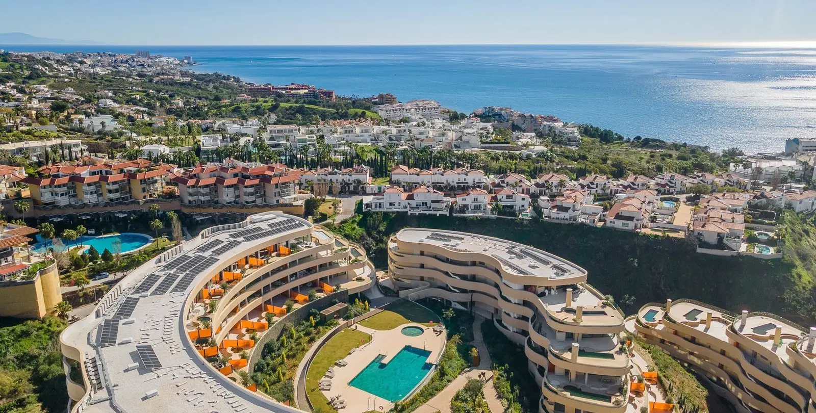 Sale of middle floor apartment in Fuengirola 51