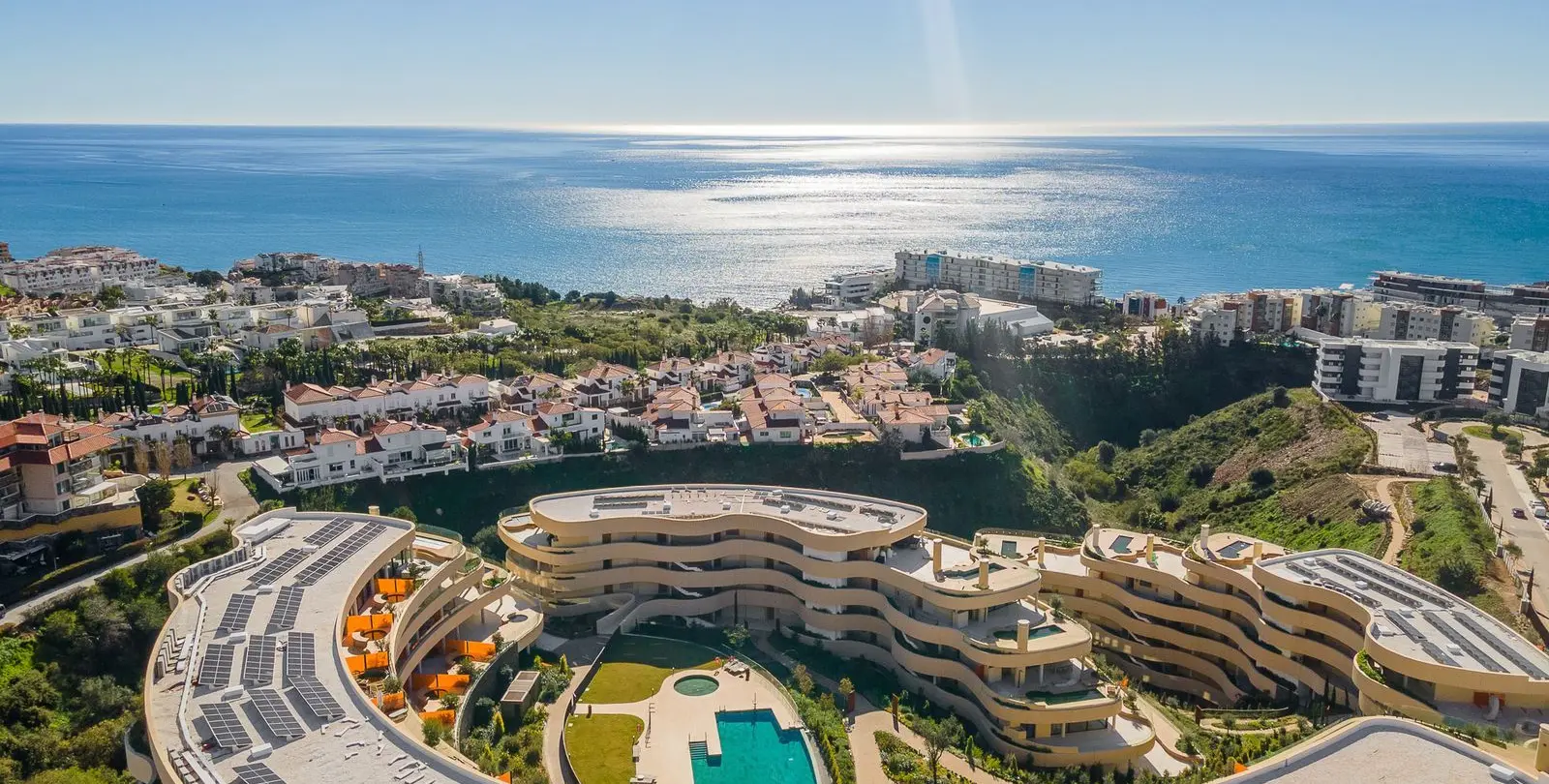 Sale of middle floor apartment in Fuengirola 52