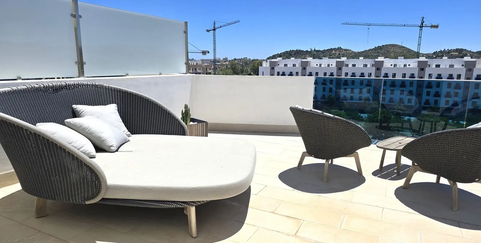 Sale of penthouse in Fuengirola 25