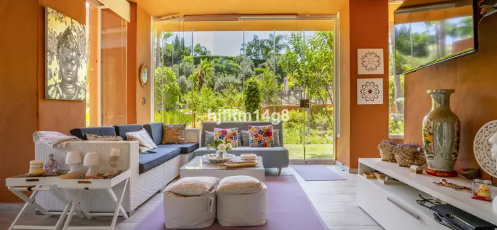 Sale of ground floor apartment in Nueva Andalucía 0