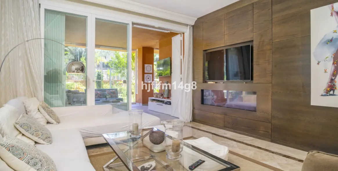 Sale of ground floor apartment in Nueva Andalucía 4