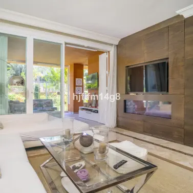 Venta de apartamento en planta baja en Nueva Andalucía