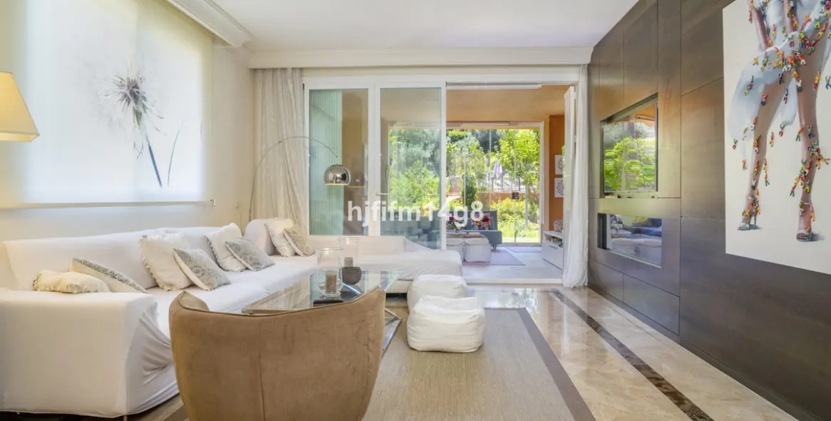 Sale of ground floor apartment in Nueva Andalucía 5
