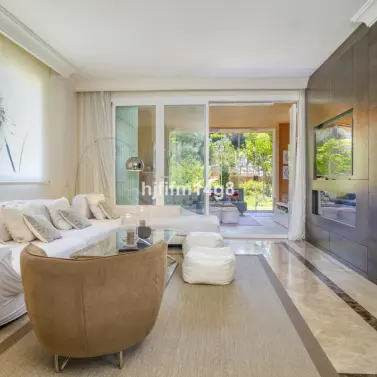 Venta de apartamento en planta baja en Nueva Andalucía