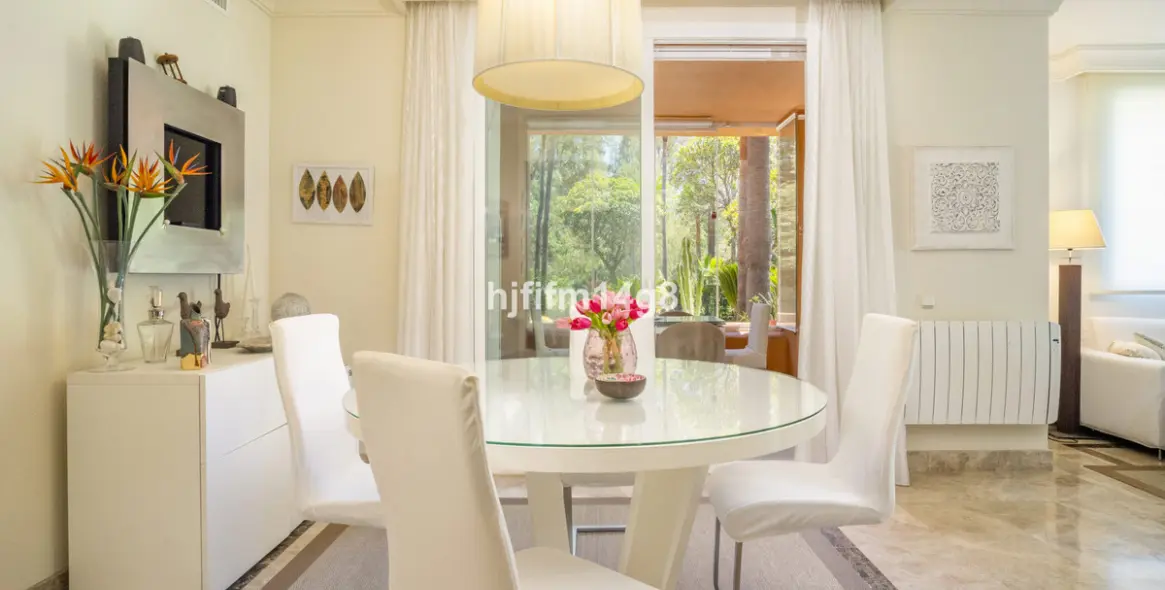 Sale of ground floor apartment in Nueva Andalucía 8