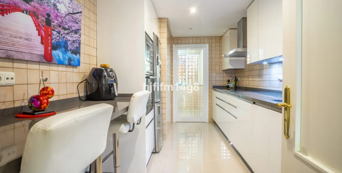 Sale of ground floor apartment in Nueva Andalucía 10