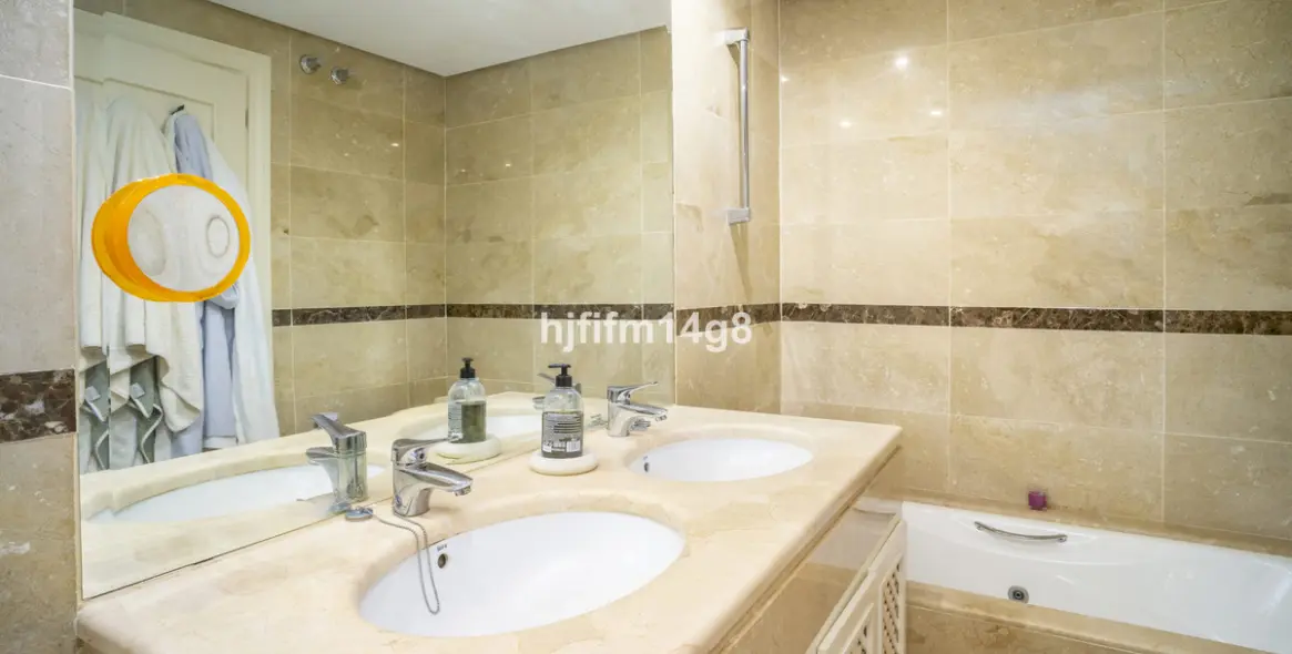Sale of ground floor apartment in Nueva Andalucía 15