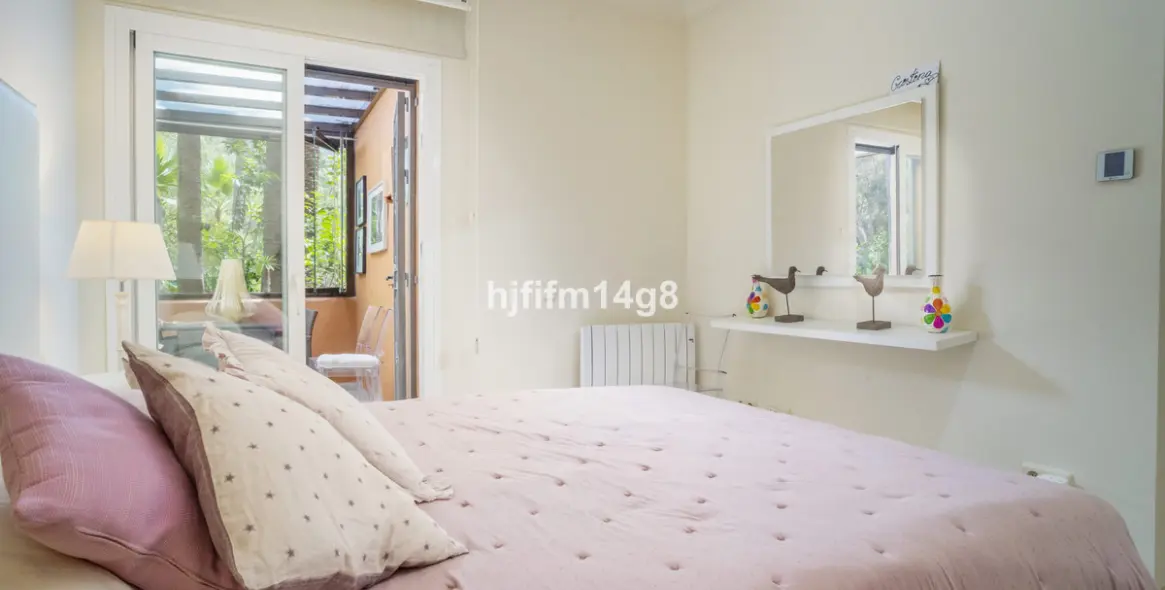 Sale of ground floor apartment in Nueva Andalucía 18