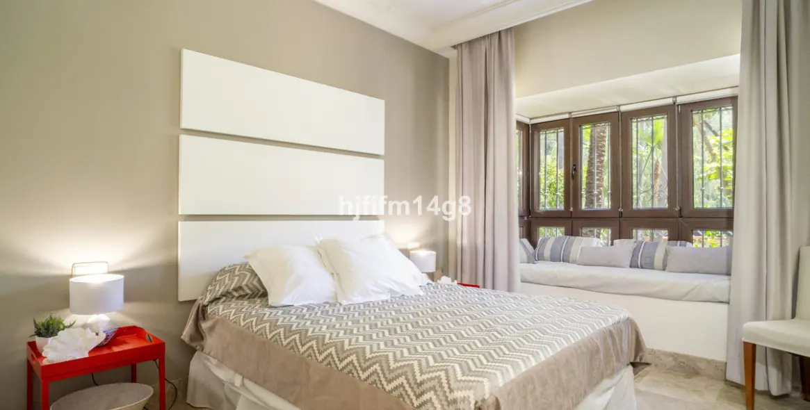 Sale of ground floor apartment in Nueva Andalucía 20