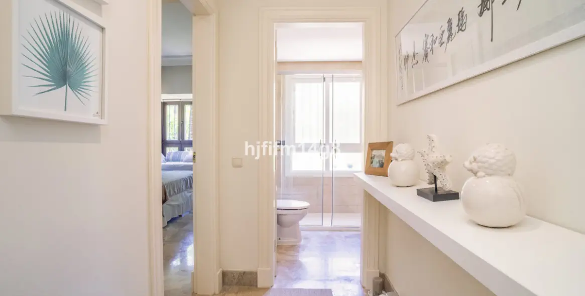 Sale of ground floor apartment in Nueva Andalucía 23