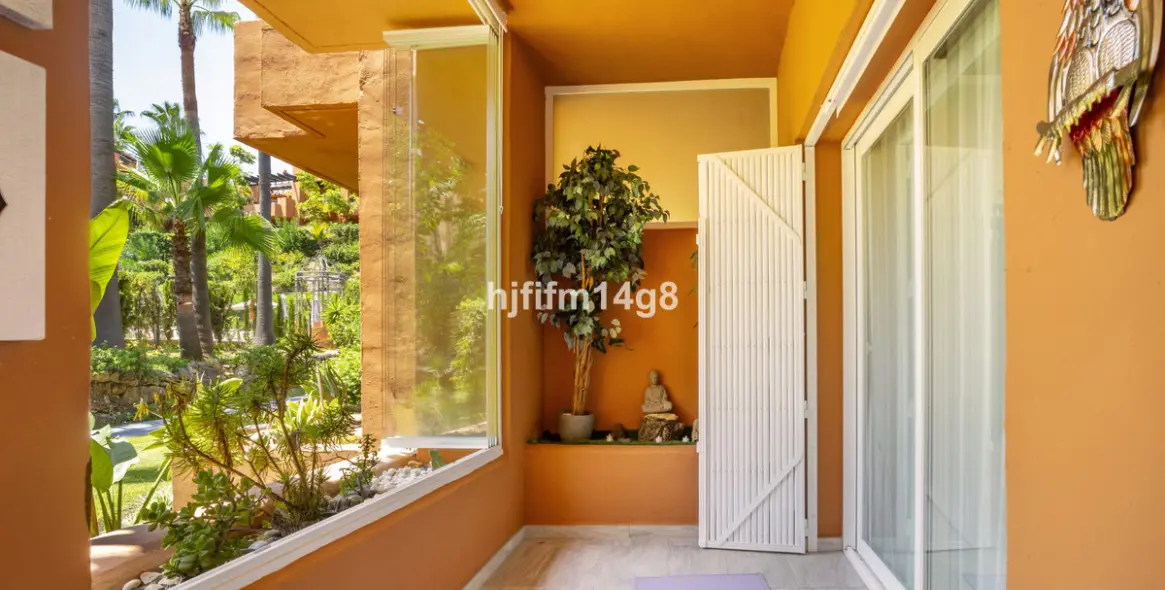 Sale of ground floor apartment in Nueva Andalucía 33