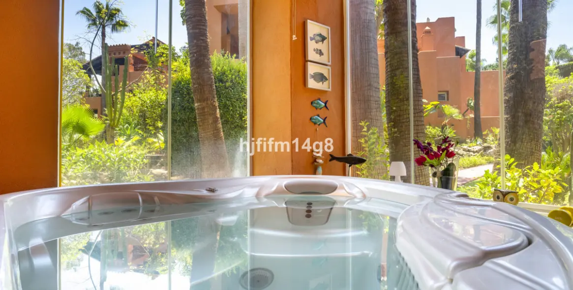 Sale of ground floor apartment in Nueva Andalucía 37
