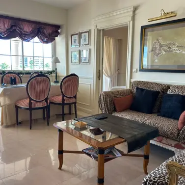 Sale of middle floor apartment in The Golden Mile