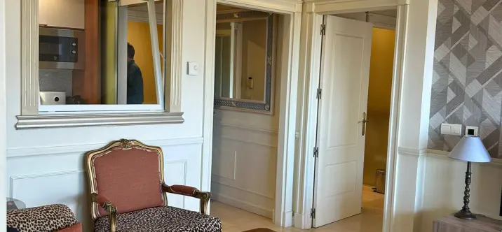 Sale of middle floor apartment in The Golden Mile 3