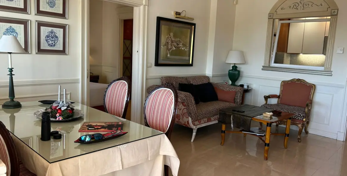 Sale of middle floor apartment in The Golden Mile 11