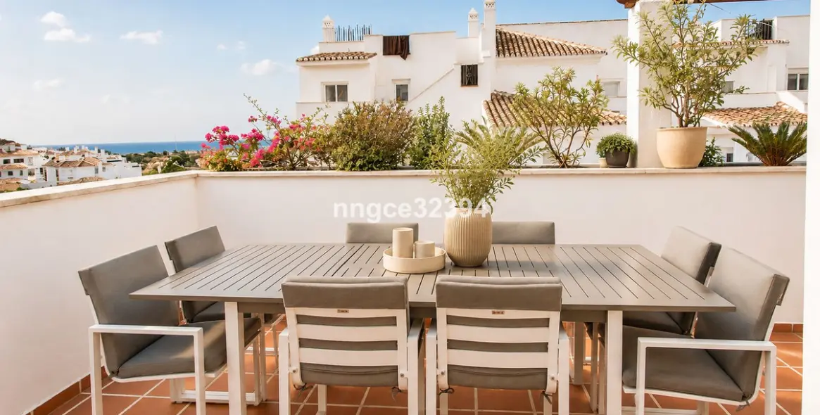 Sale of penthouse duplex in Nueva Andalucía 4