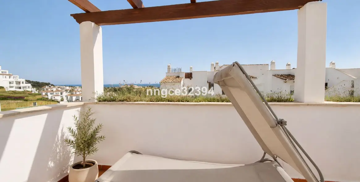 Sale of penthouse duplex in Nueva Andalucía 14