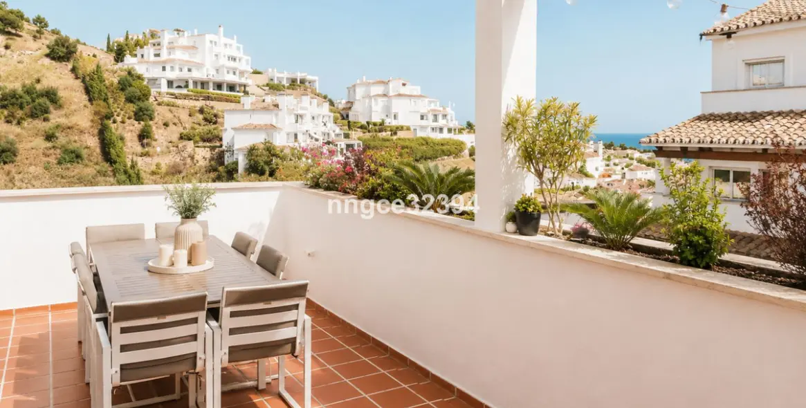 Sale of penthouse duplex in Nueva Andalucía 22