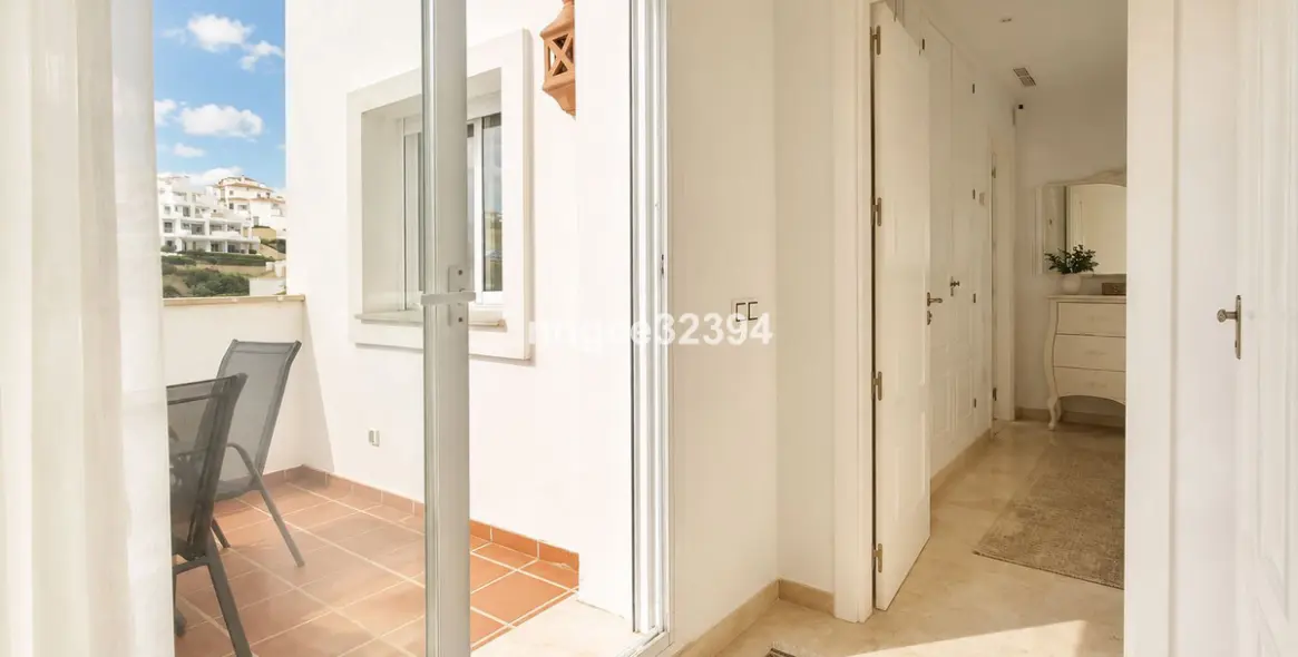 Sale of penthouse duplex in Nueva Andalucía 25