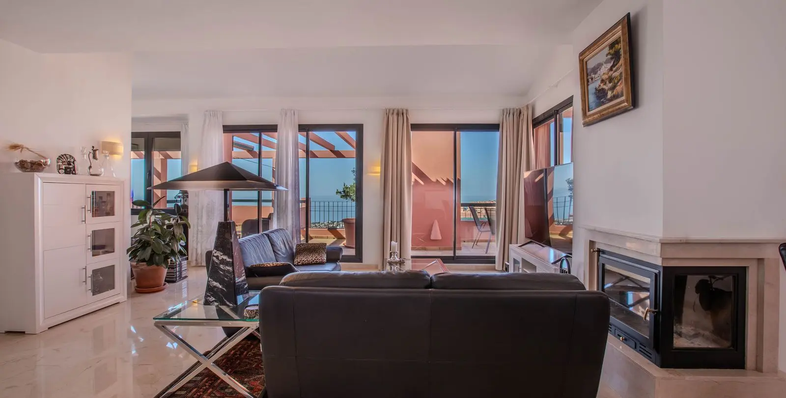 Sale of penthouse in Calahonda 11