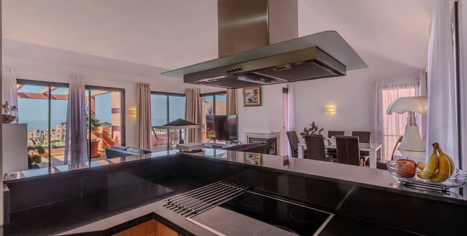 Sale of penthouse in Calahonda 17