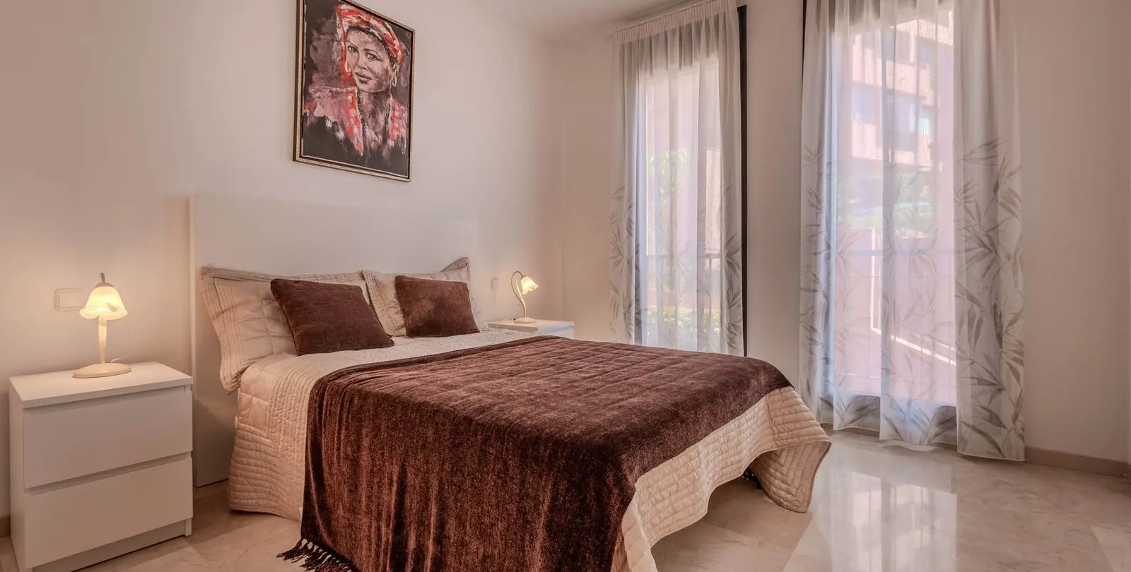 Sale of penthouse in Calahonda 28