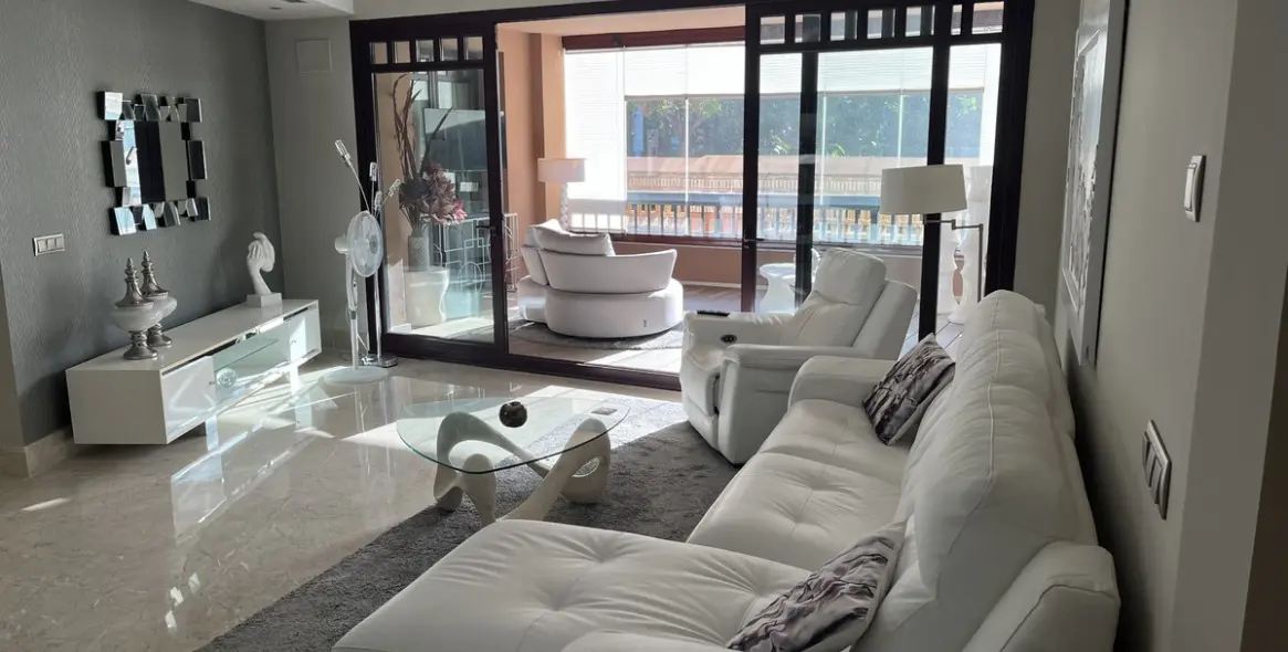 Sale of ground floor apartment in Marbella 1