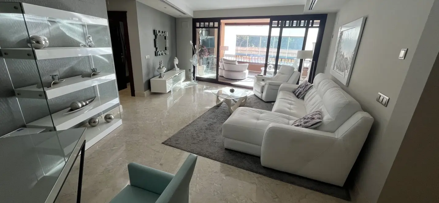Venta de apartamento en planta baja en Marbella 2