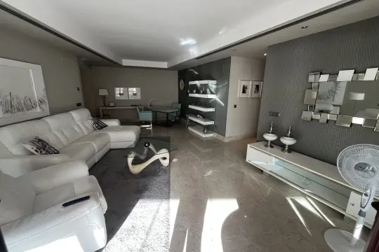 Image 4 thumb