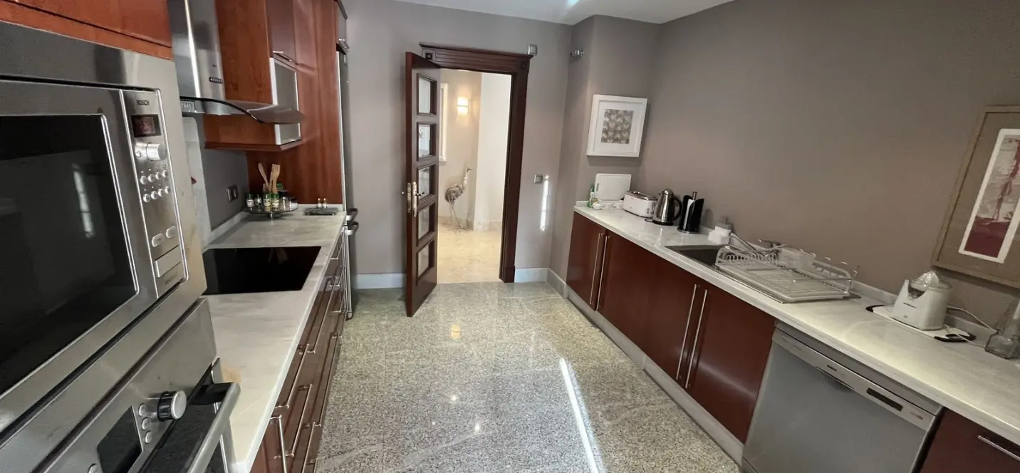 Venta de apartamento en planta baja en Marbella 1