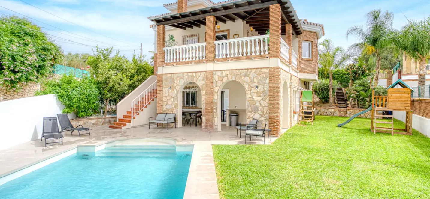 Продажа  отдельно стоящей виллы в Mijas 0