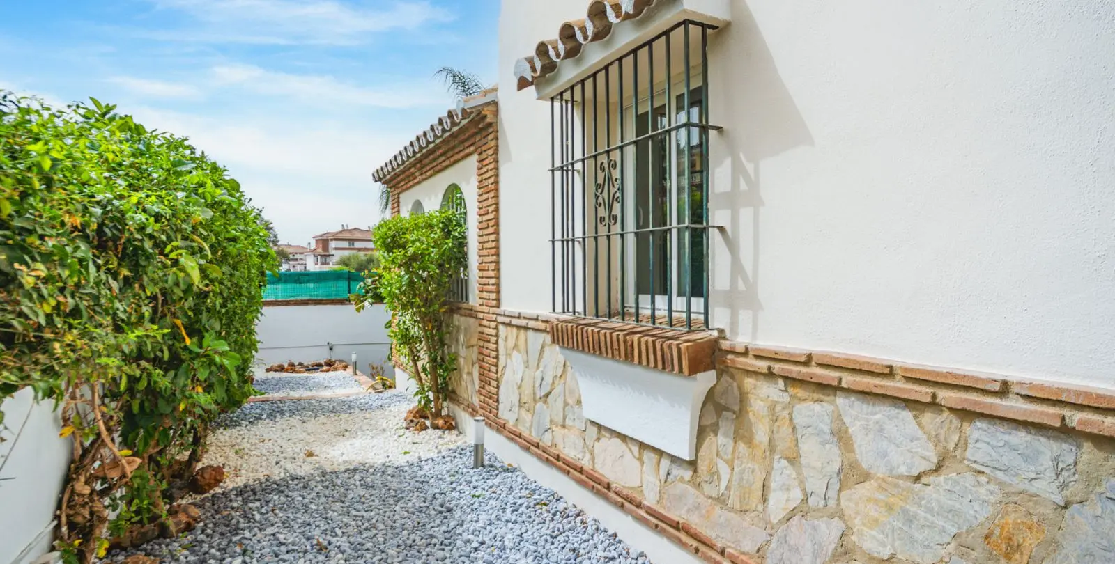 Продажа  отдельно стоящей виллы в Mijas 22