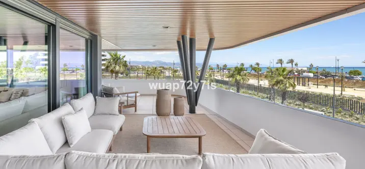 Продажа апартаментов на среднем этаже в Torremolinos 0