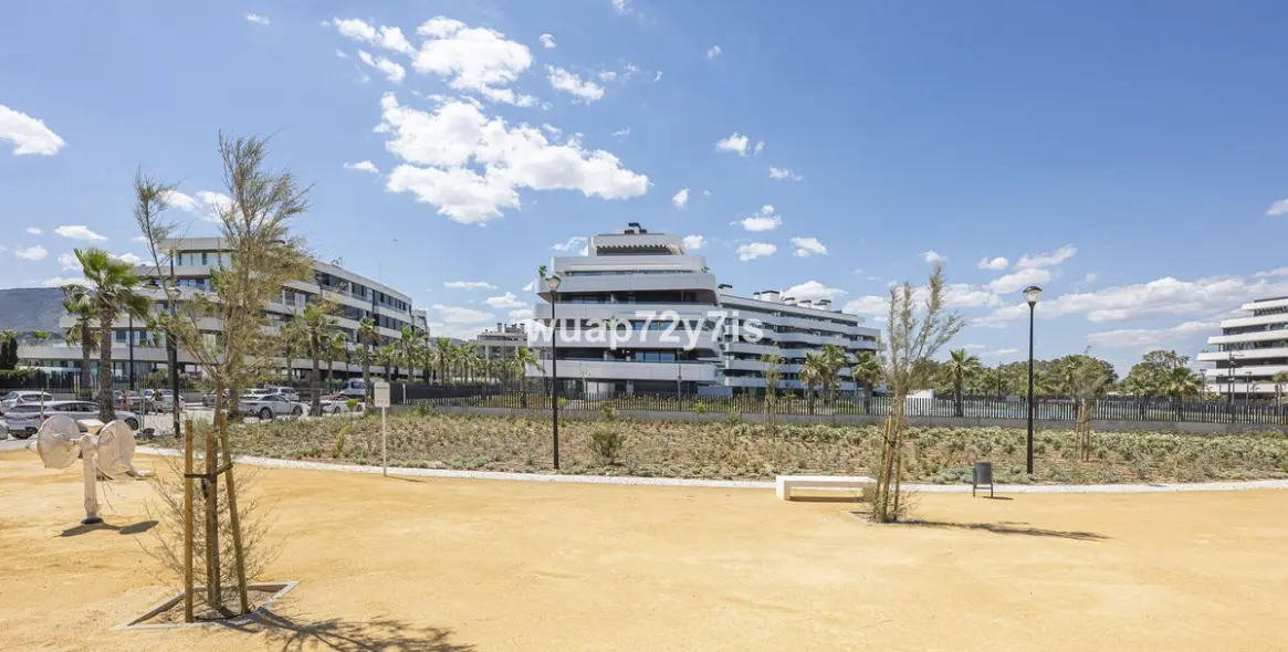 Продажа апартаментов на среднем этаже в Torremolinos 81