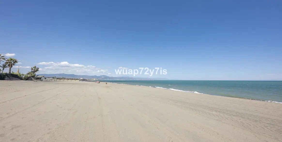 Продажа апартаментов на среднем этаже в Torremolinos 95
