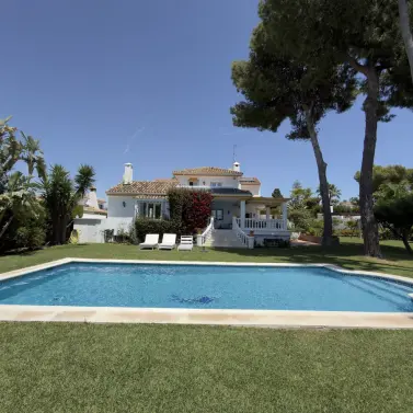 Venta de villa independiente en San Pedro de Alcántara