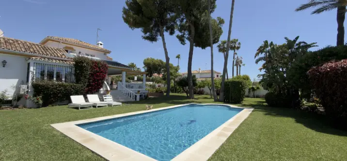 Venta de villa independiente en San Pedro de Alcántara 1