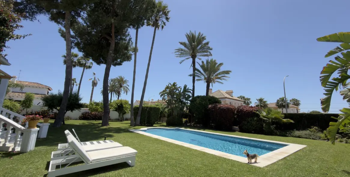 Venta de villa independiente en San Pedro de Alcántara 3