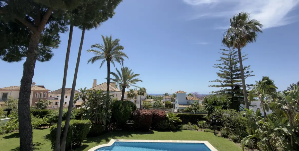 Venta de villa independiente en San Pedro de Alcántara 4