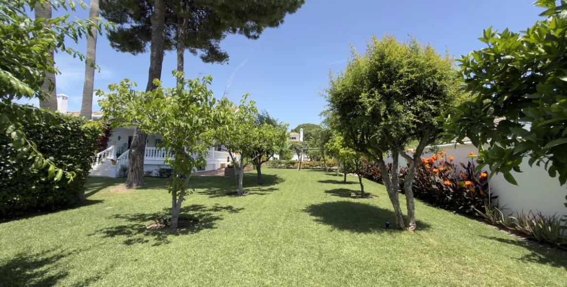 Venta de villa independiente en San Pedro de Alcántara 5