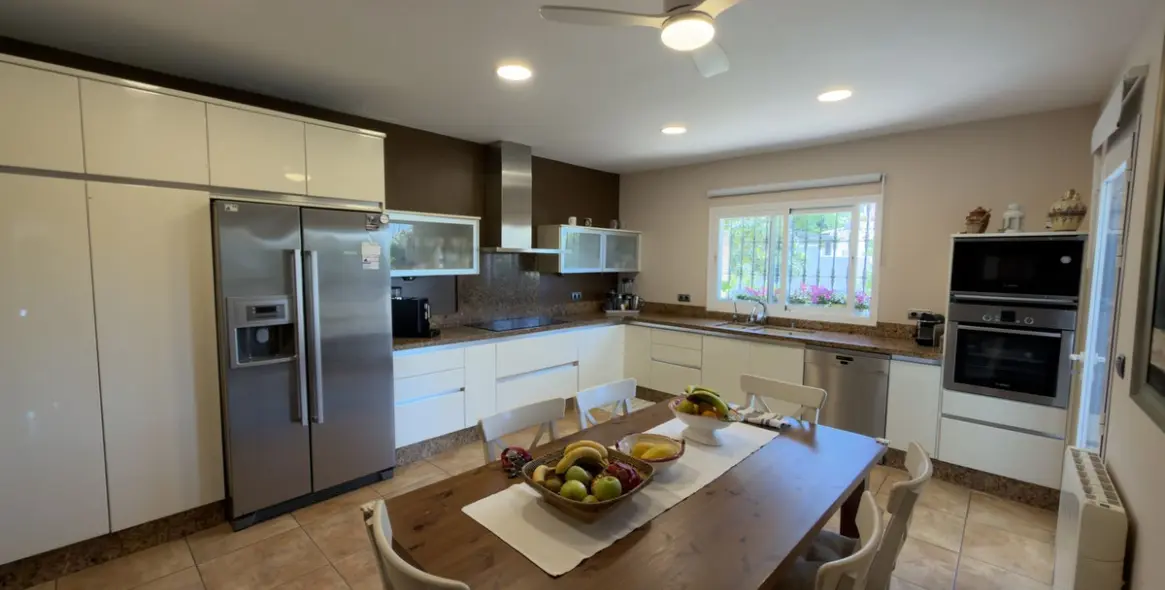 Venta de villa independiente en San Pedro de Alcántara 20